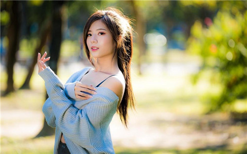 虎牙多名主播跳槽绿巨人草莓榴莲向日葵秋葵直播，网友：难道暗藏大哥？